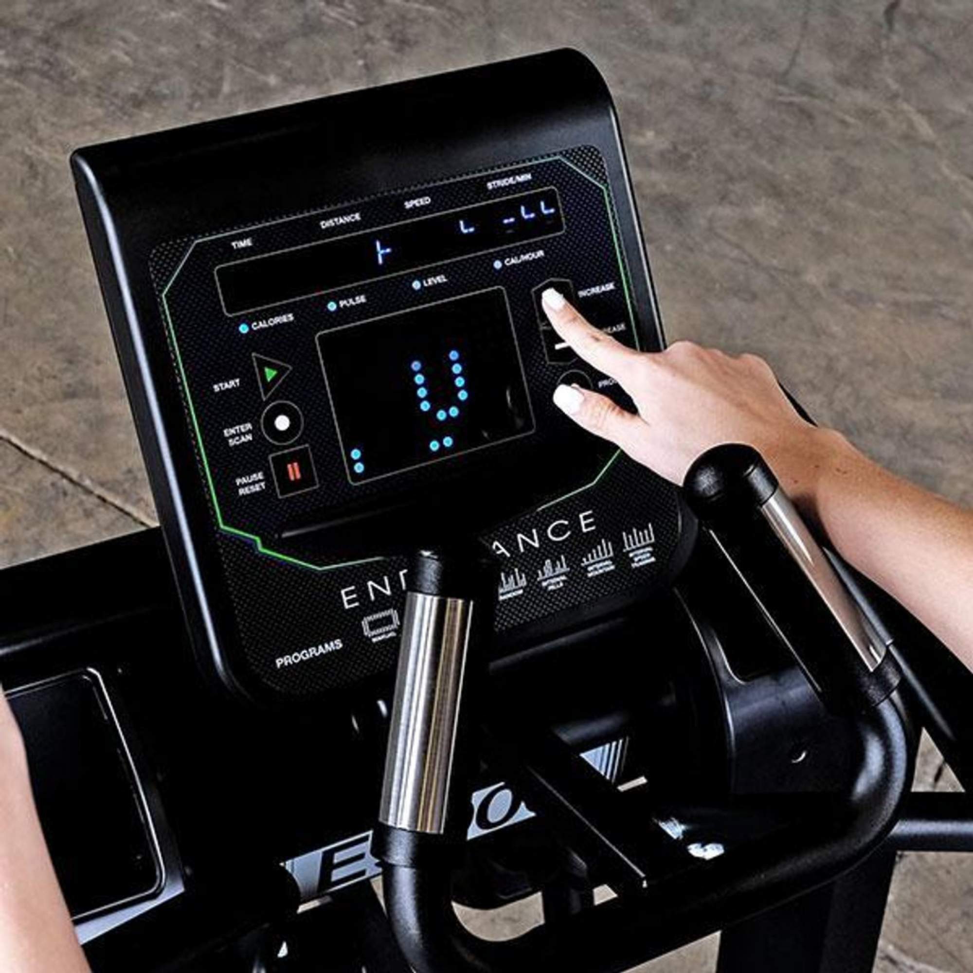 Body-Solid Endurance Premium Center Drive Elliptical E5000 Controller