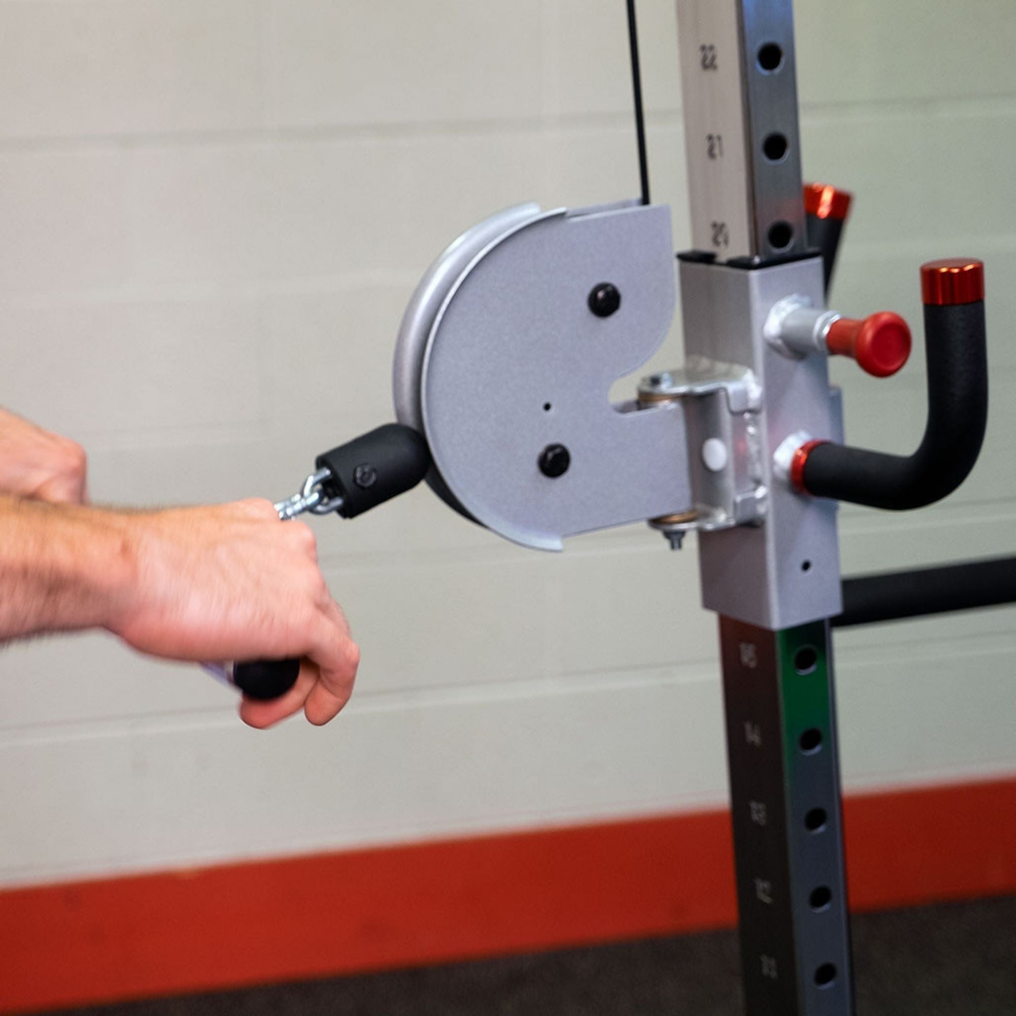 Body-Solid Pro ClubLine Series 2 Cable Crossover S2CCO  Adjustable pulley handle close-up 