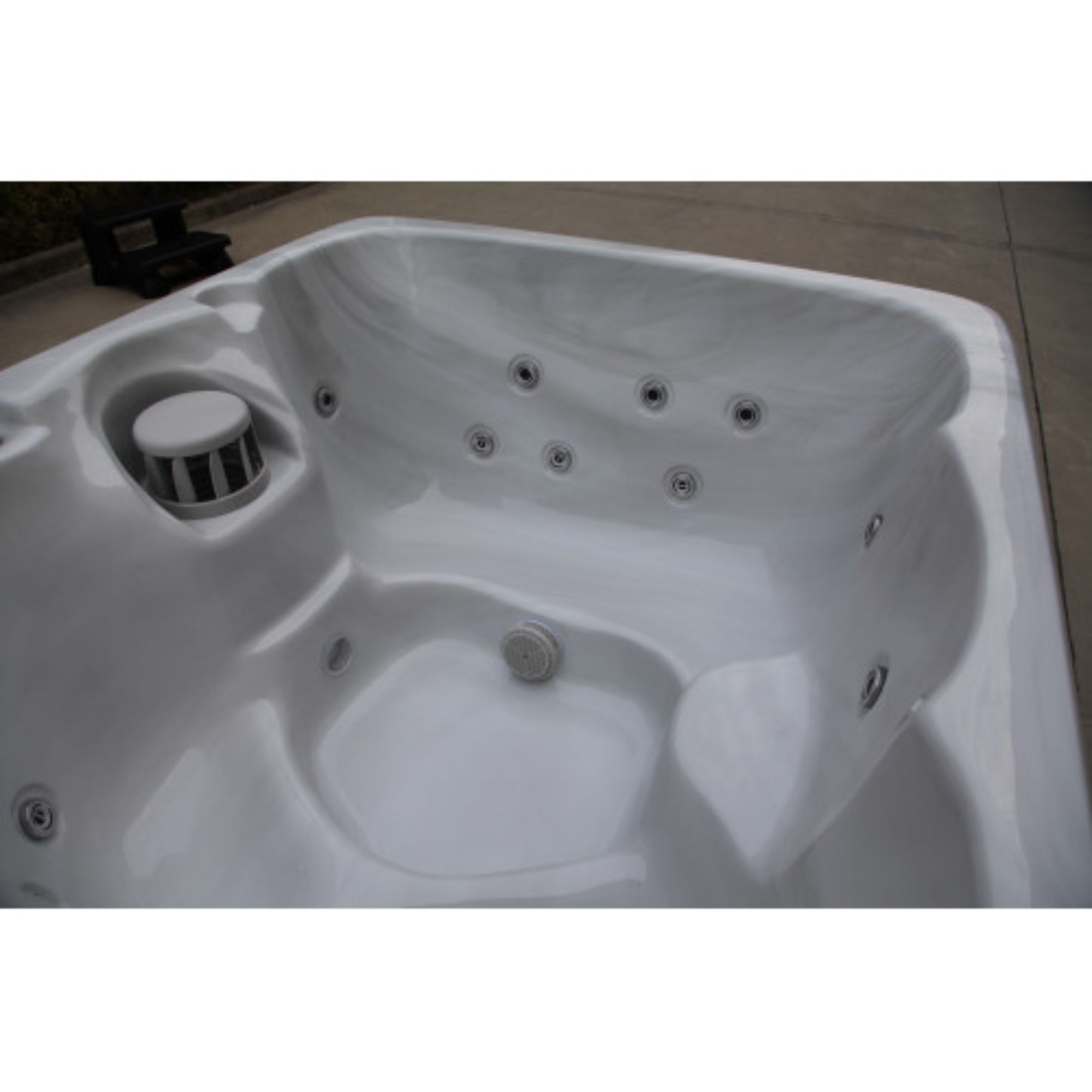 Luxury Spas "Retreat"  5-Person Plug-n-Play Hot Tub – with Cover & Steps