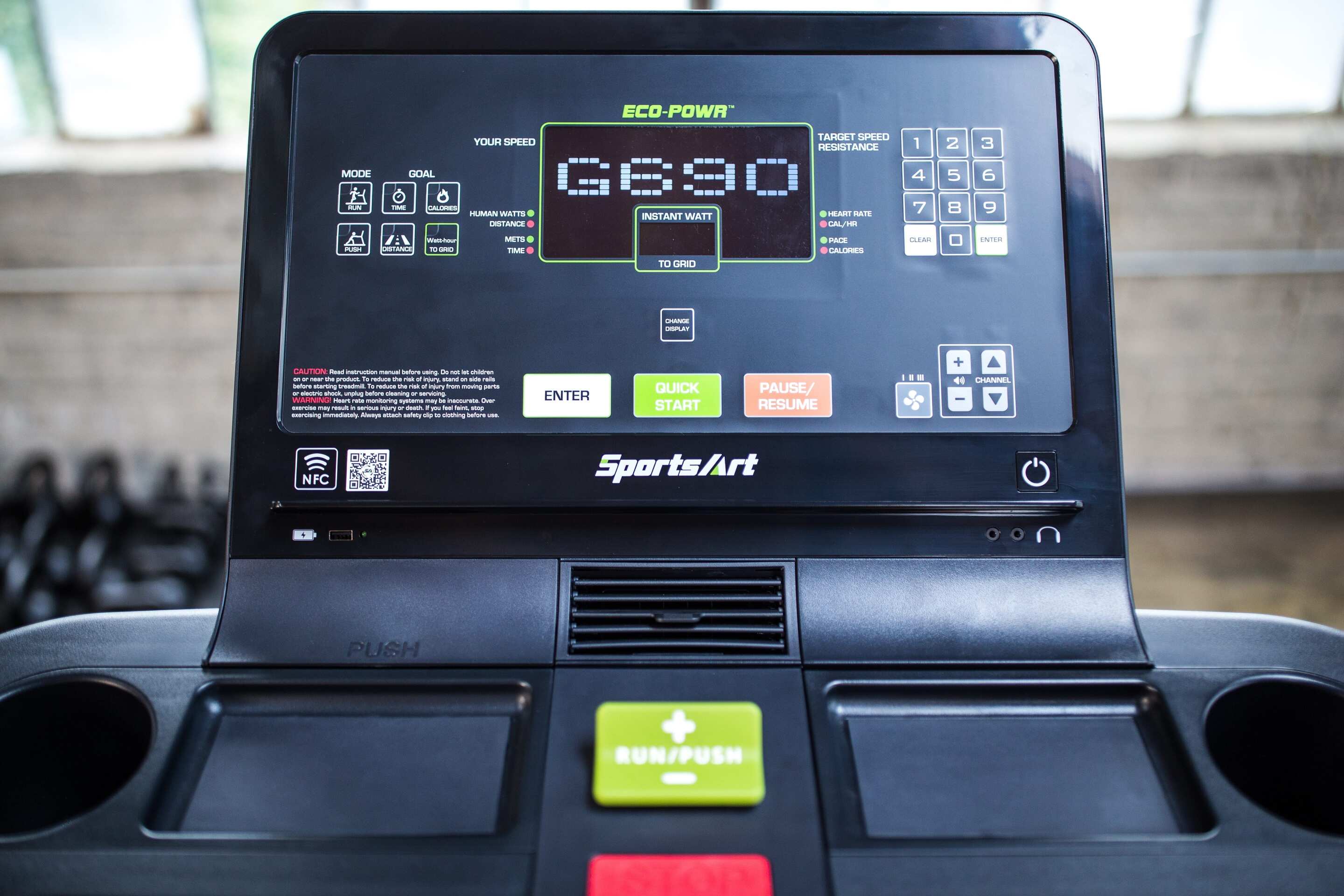 SportsArt Verde Status Eco-Powr Treadmill G690 close up on console 