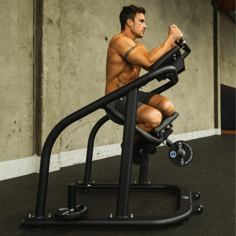 The Abs Company AB Coastal CTL Black with male model exercising